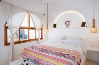 Boho-Chic Canggu 3 BR Pool Villa - Great Location - Tumbak Bayuh - 8