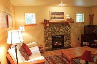 Glacier Springs Cabin bedrooms, 2 baths - hot tub Pet Friendly - Deming - 8