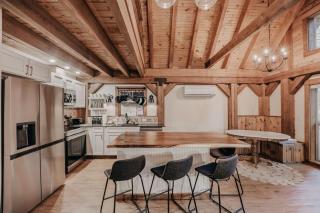 Glacier Springs Cabin 39 - New Modern-Rustic Cabin with Air Conditioning - Deming - 6