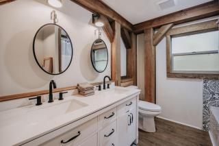 Glacier Springs Cabin 39 - New Modern-Rustic Cabin with Air Conditioning - Deming - 2