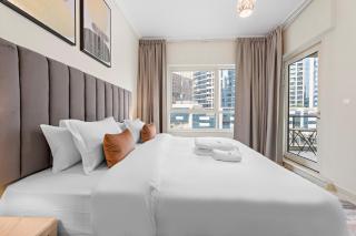 Luxury Stay at Marina Vista, Dubai Harbour - 9