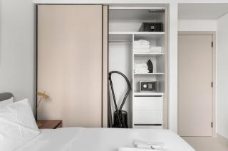 Luxury Stay at Marina Vista, Dubai Harbour - 4