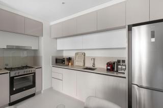 Luxury Stay at Marina Vista, Dubai Harbour - 2