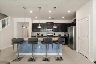 5 Bedrooms 5 Bathrooms Windsor Island 130Jw - 2