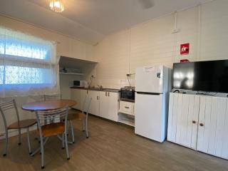 The Captain's Manor on Cook 4 - 9