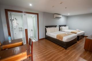 One Averee Bay Hotel - 9