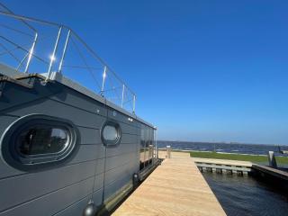 Houseboat 11 direct aan het Sneekermeer - Offingawier - 1