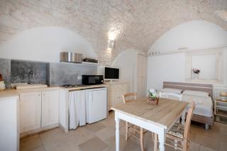 GuestHost - Casetta Carducci Central Studio - Ostuni - 9
