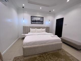 Premium 3 bedroom apartment ikoyi - 4