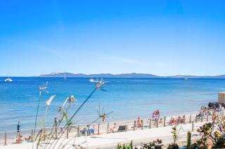 Hyères Plage Bona 1 chambre lit superposés Parking Wifi Pieds dans l'eau BY HC - Hyères - 0