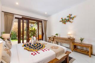 Bens Tunjung Villa Two-Bedroom with Private Pool Kuta - Seminyak - 4