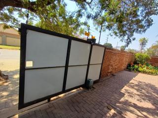 Bougain Villa Guest House - 3