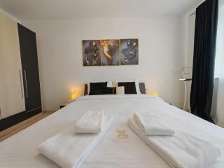 Apartment with free parking near Coresi Mall by MM Host - Braşov - 9