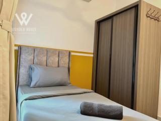4BR Stylish Retreat with Private Pool near MRT station & KLCC - Kuala Lumpur - 3
