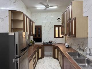 Divine India Service Apartment 2Bhk 1A Saket - Nueva Delhi - 8