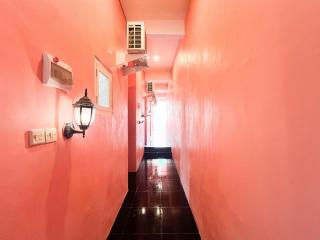 RedDoorz near Sunrise Mall Mojokerto - Mojokerto - 8