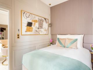 Merveil Luxury Suite - Martin VII - Museum view - 1