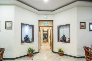 Hotel O Lukergunj Holidays - Muthiganj - 9