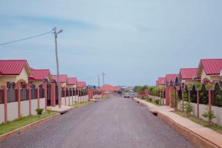 2 bedroom house Madina lakeside Estate - Apenkwa - 4