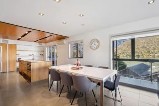 Lakefront Penthouse Apartment with Panoramic view - Queenstown - 1