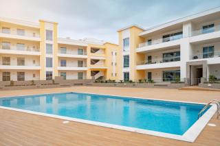Adega Deluxe 2 Bed Pool and Gym - Lagos - 8
