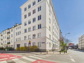 Bright Apartments with Air Conditioning Near the Copernicus Science Center in Warsaw by Noclegi Renters - Warsaw - 7