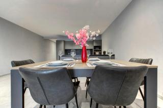 Stunning City-Center 3BR - Sliema - 2