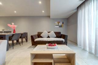 Stunning City-Center 3BR - 8