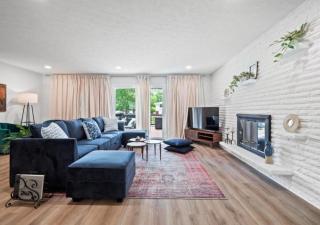 Spacious and Luxury Designed Ranch with Game Room - Strongsville - 8