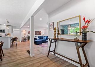 Spacious and Luxury Designed Ranch with Game Room - Strongsville - 1