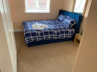 2 bed 2 bath right next to Park located for access to West end and GTW - 4