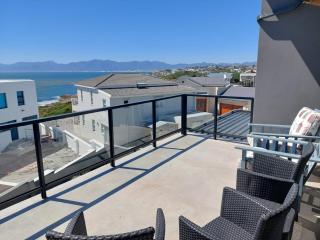 3 Blougans - Gansbaai - 1