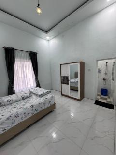 Tropical garden regency N2 - 8