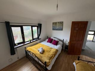 Cosy 4 Bedroom Birmingham - 4