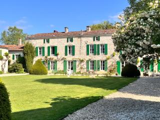 Maison de Maitre au calme avec piscine 18 couchages - Vouhé - 5