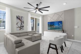 5 Bedrooms 4 Bathrooms Storey Lake 4820 Ds - 8