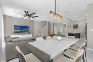 5 Bedrooms 4 Bathrooms Storey Lake 4820 Ds - 5