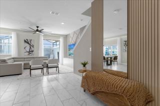 5 Bedrooms 4 Bathrooms Storey Lake 4820 Ds - 3