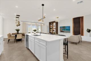 8 Bedrooms 6 Bathrooms Windsor Cay16311Sk - 5