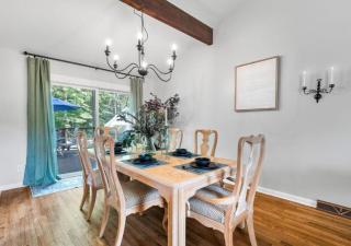 Large Remodeled 4 Bed 3 Bath Secluded With Hot Tub - 8