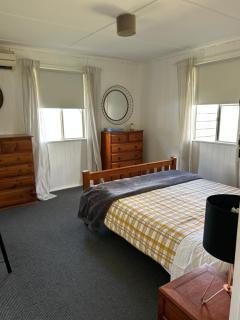Home Farm Cottage - - 9