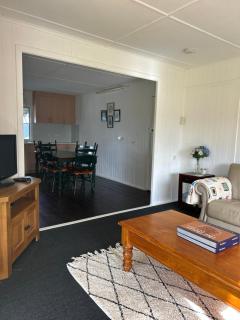 Home Farm Cottage - - 3
