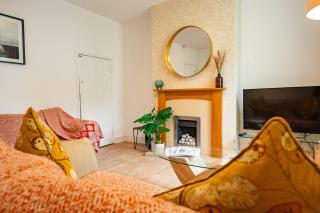 STELLA'S COTTAGE- Cute Traditional Home In South West By StayStaycations - Bristol - 1