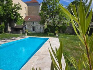 Maison dans hotel particulier 18eme, wifi, piscine chauffée - Château-Thierry - 0