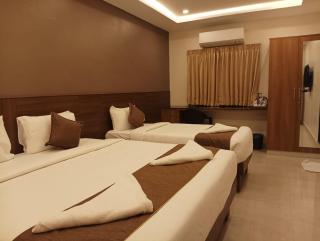 Hotel Padmavati Residency ! near Padmavati temple fully AC, Free private parking, Premium rooms with decent in room facilities - Tirupati - 4