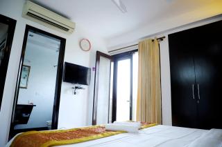 DIVINE INDIA SERVICE APARTMENT 3BHK, J-215 SAKET - 9