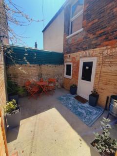Hidden Retreat - 4 minutes to the beach! Pet friendly! - Weymouth - 9