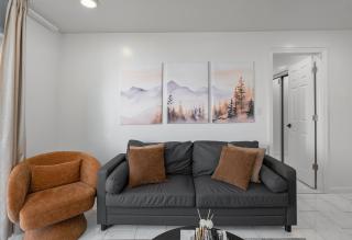 Deluxe 2BR Condo - Free Parking - 25 Min to NYC - Sleeps 6 - North Bergen - 3