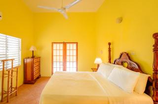 Beachfront 4BR Treasure Beach Villa Fast WiFi, Security Cameras - Treasure Beach - 8