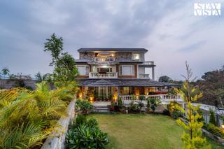 StayVista at The Crystal Crest with Jacuzzi and BBQ - 0